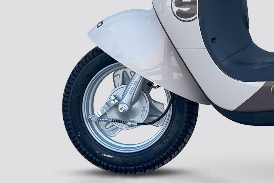Front Wheel of Little Gracy