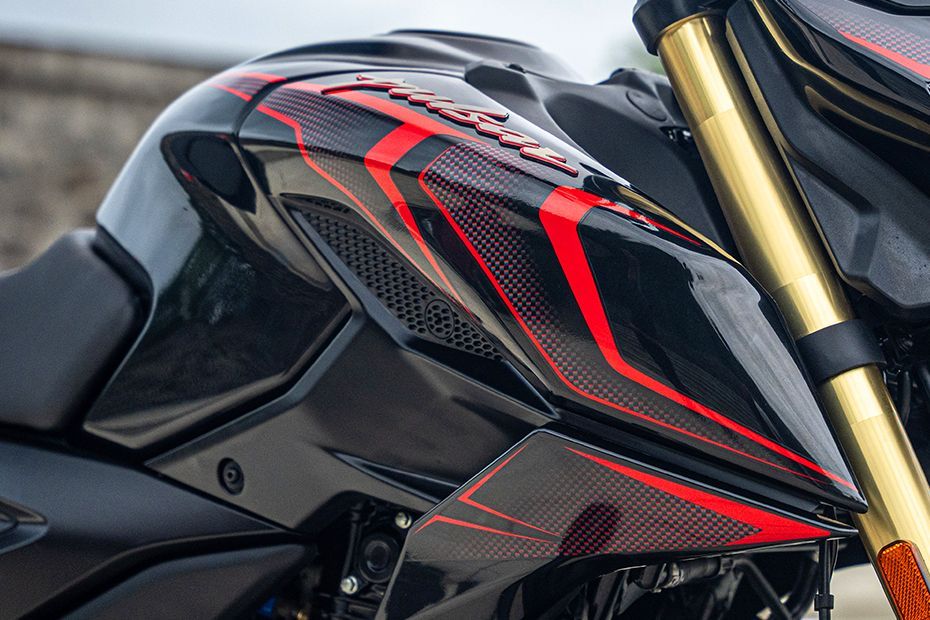 Graphics of Pulsar N160 S