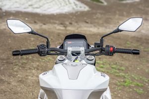 Handlebar of Tuono 457
