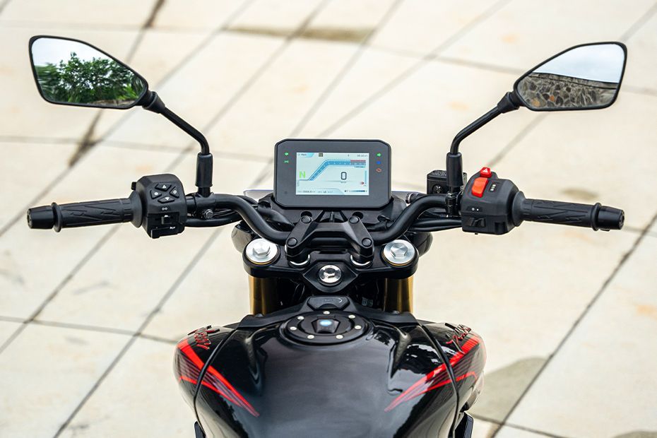 Handlebar of Pulsar N160 S