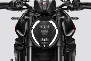 Headlamp of 2026 Monster 900