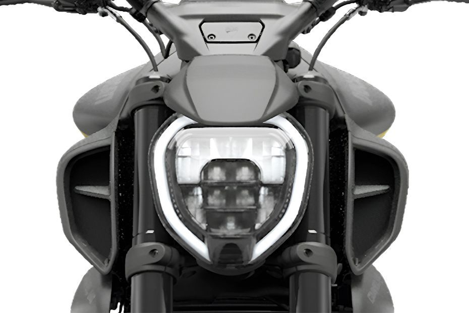 Headlamp of Diavel V4
