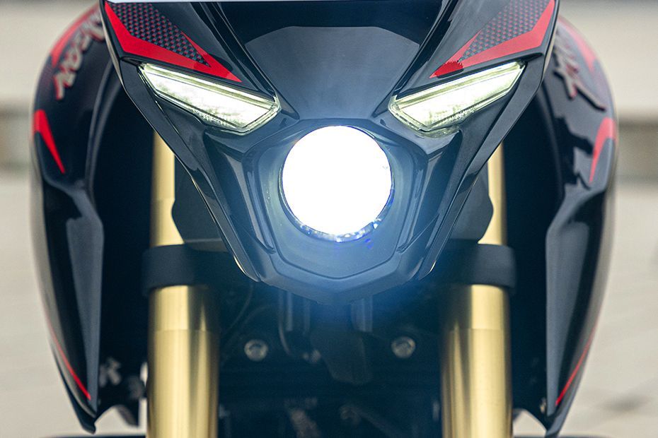 Headlamp of Pulsar N160 S