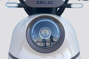 Headlamp of Little Gracy
