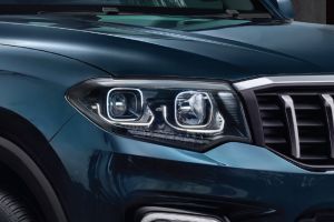 Headlight Image of Scorpio N