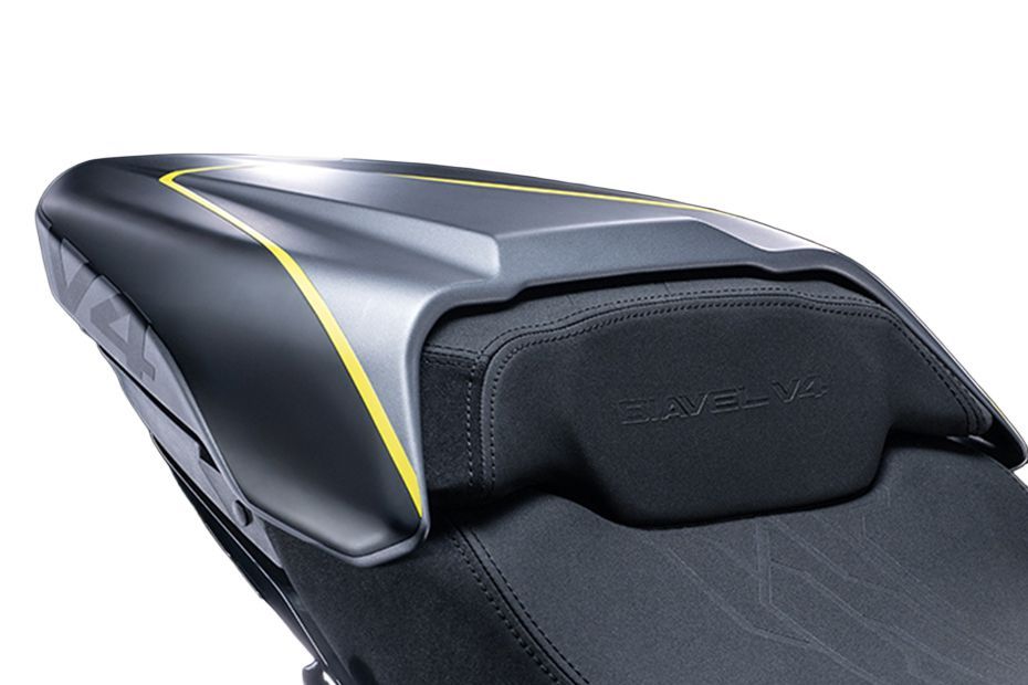 Pillion Seat of Diavel V4