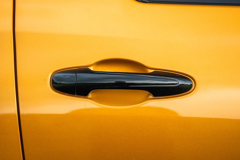 Rear Door Handle Image of Hilux