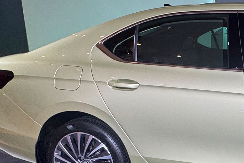 Rear Door Handle Image of Superb 2026