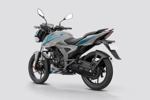 Rear Left Three Quarter View of Pulsar 125