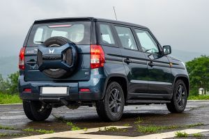 Rear Right Three Quarter View Image of Bolero Neo