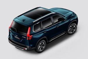 Rear Right Three Quarter View Image of Scorpio N