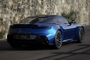 Rear Right Three Quarter View Image of DB12