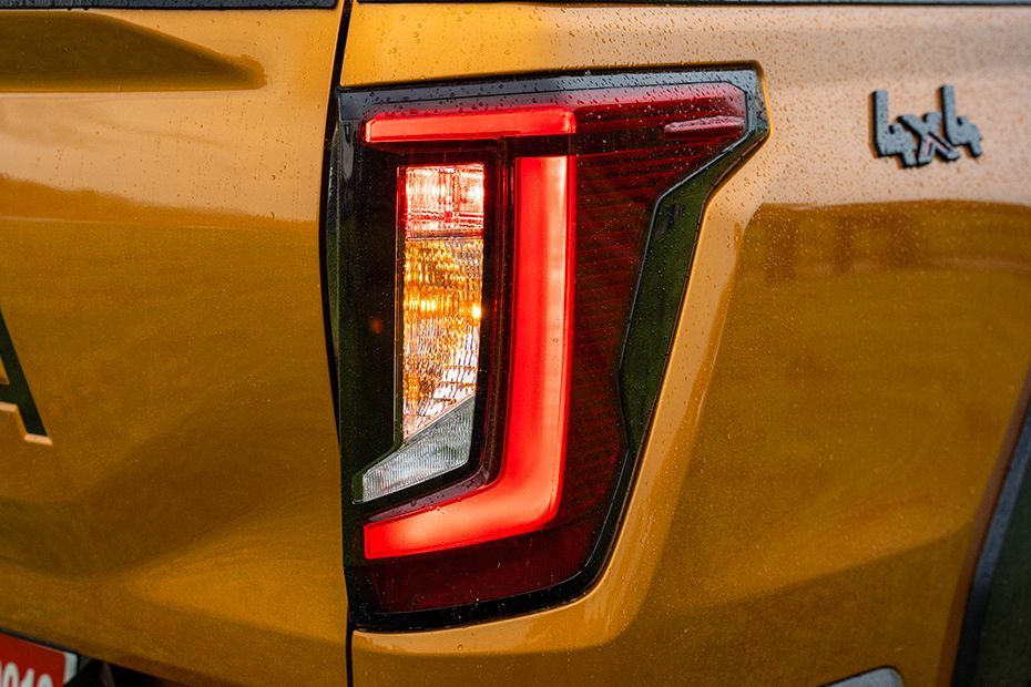 Turn Indicator (Rear) Image of Hilux