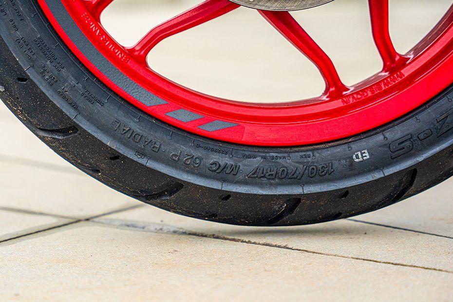 Rear Tyre of Pulsar N160 S