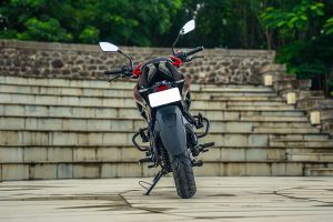 Rear View of Pulsar N160 S