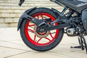 Rear Wheel of Pulsar N160 S