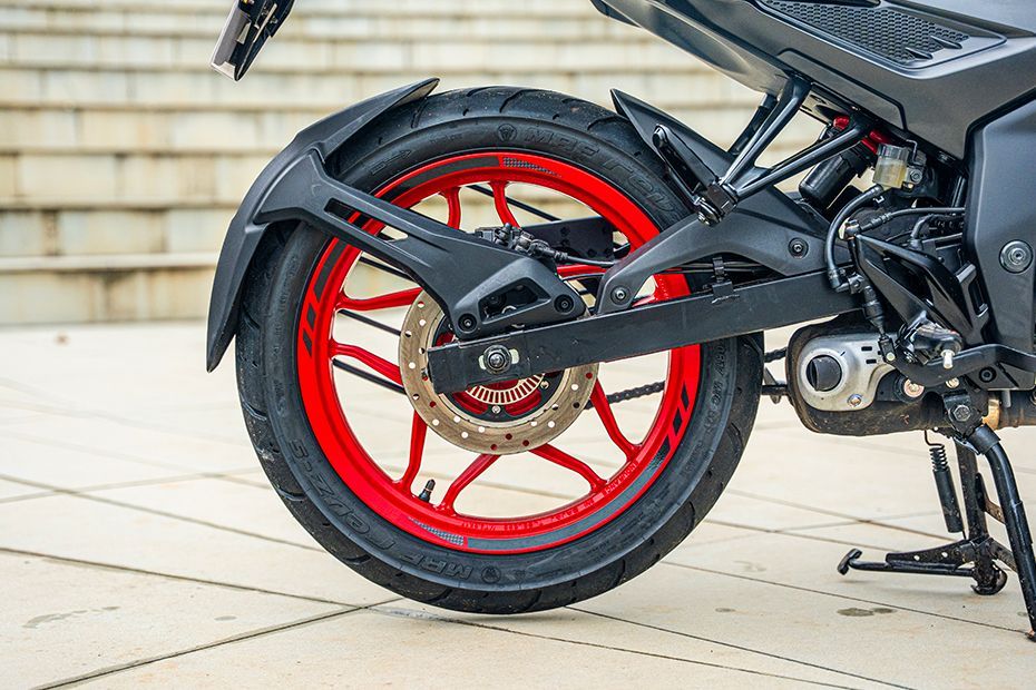 Rear Wheel of Pulsar N160 S