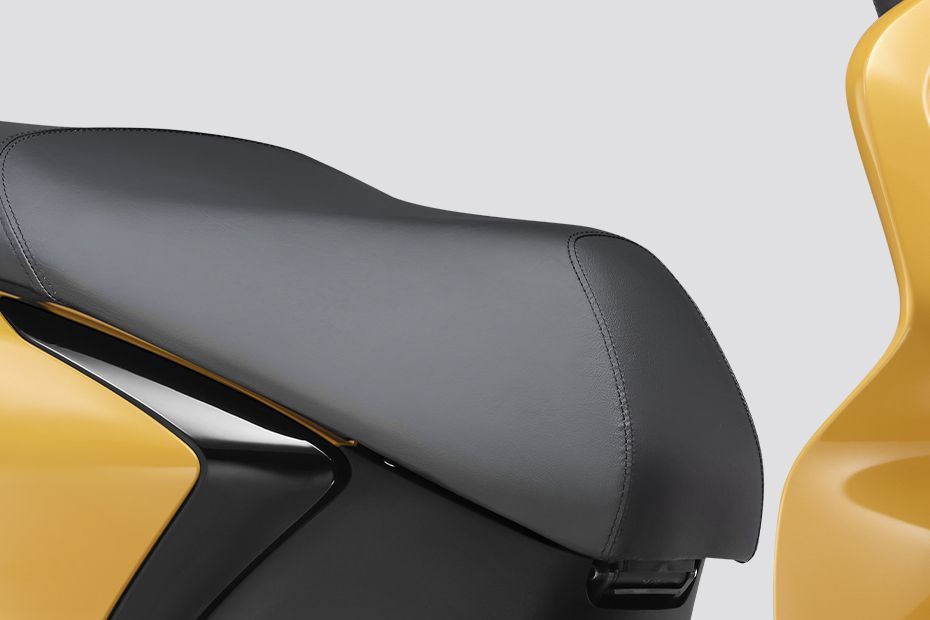 Rider Seat of Fascino 125 Fi Hybrid
