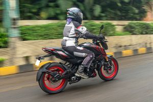 Riding: Rear Right Three Quarter View of Pulsar N160 S