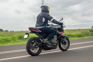 Riding: Rear Right Three Quarter View of Tuono 457