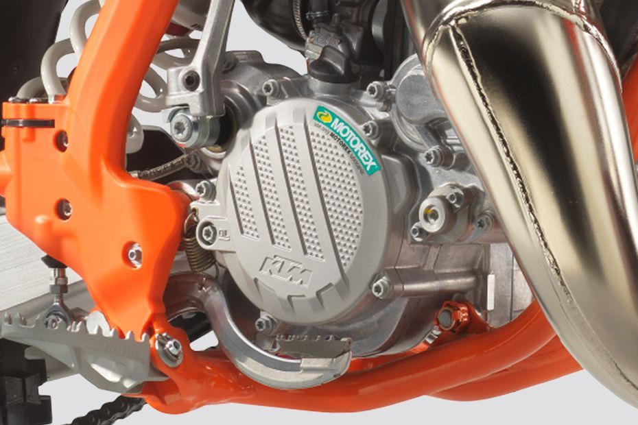 Engine (Right) of 85 SX