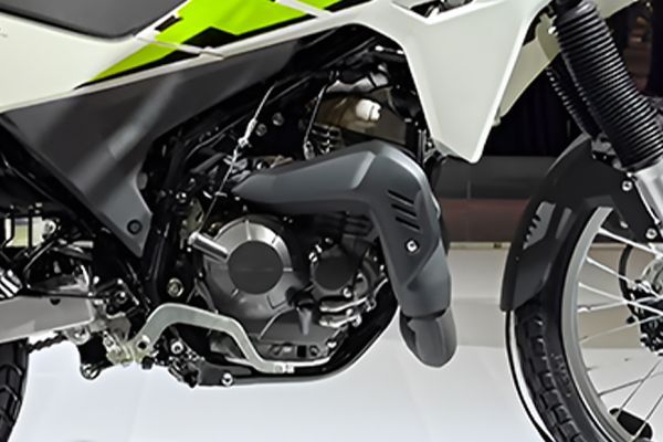 Engine (Right) of XR 300L