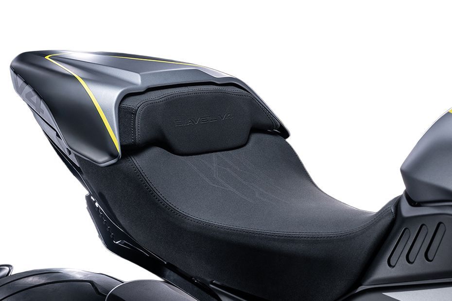 Seat of Diavel V4