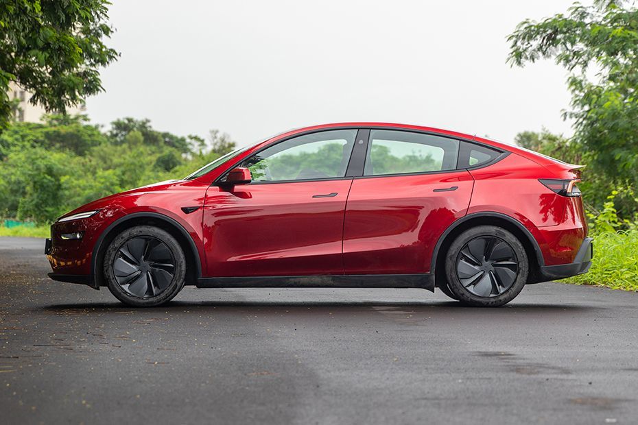 Side Profile View (Left) Image of Model Y