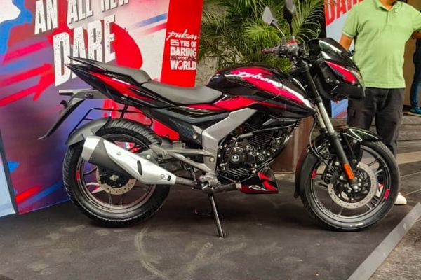 Side Profile View (Right) of Pulsar 150