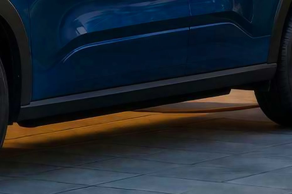Side Skirt Image of eC3