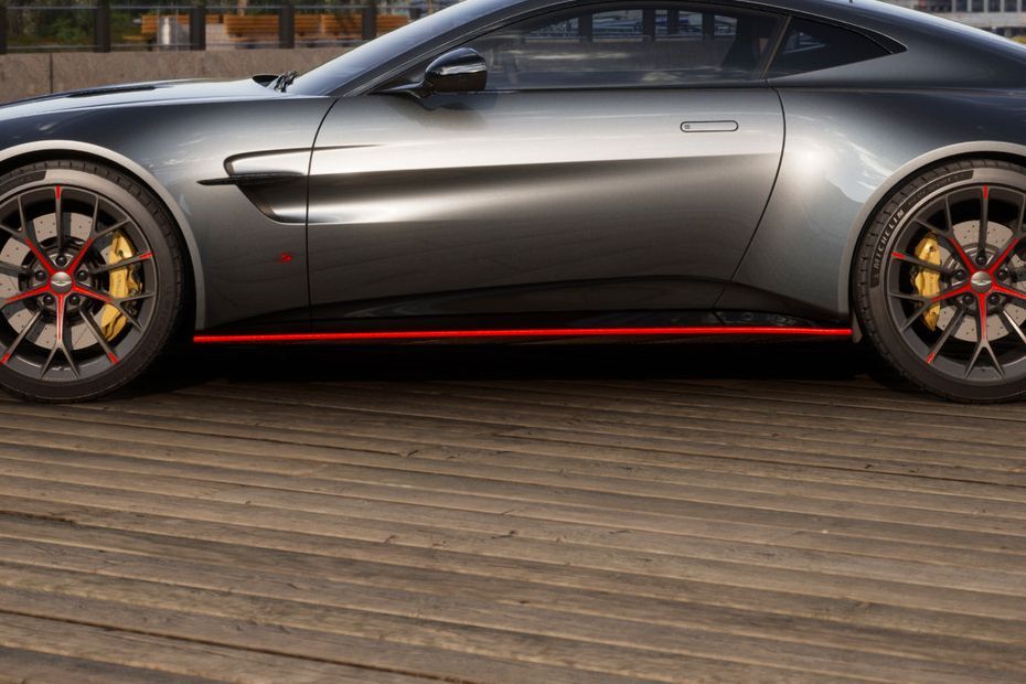 Side Skirt Image of Vantage