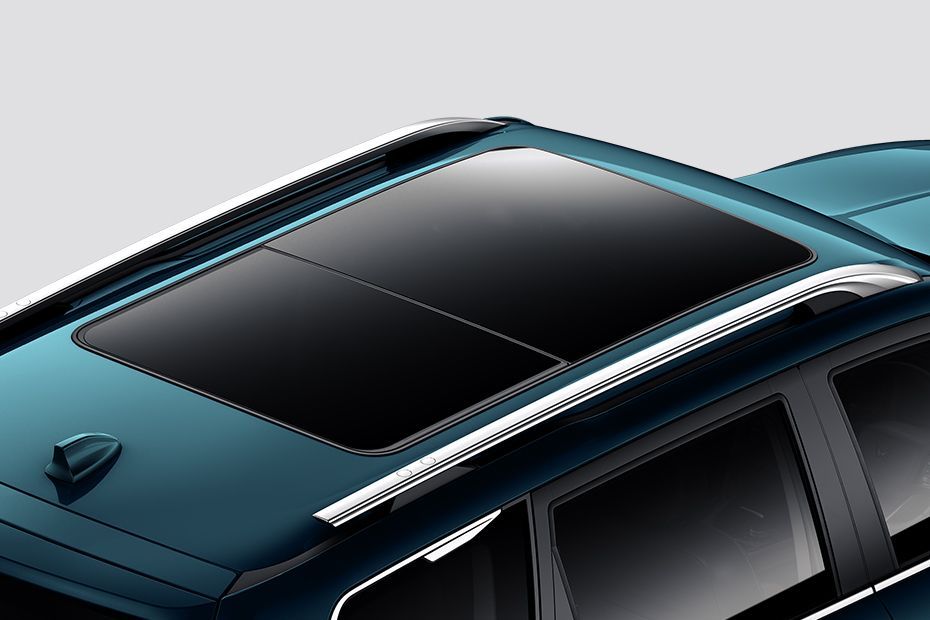 Sunroof (Outside View) Image of Scorpio N