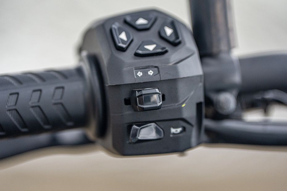 Turn Indicator Switches of Tuono 457