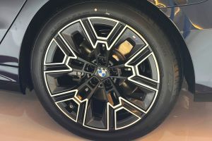 Wheel Image of i5 LWB