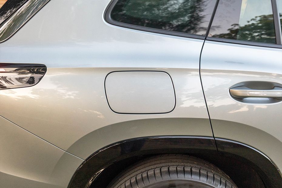 Closed Fuel Lid Image of Tayron R-Line