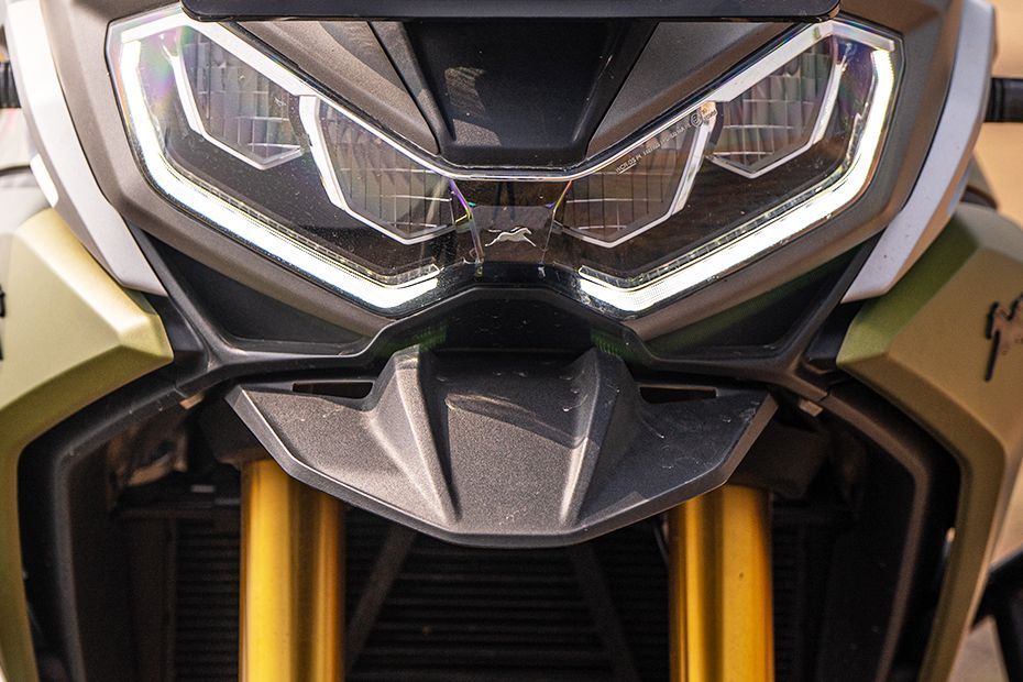 Daytime Running Lamp of Apache RTX 300