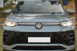 Daytime Running Lamps Image of Tayron R-Line