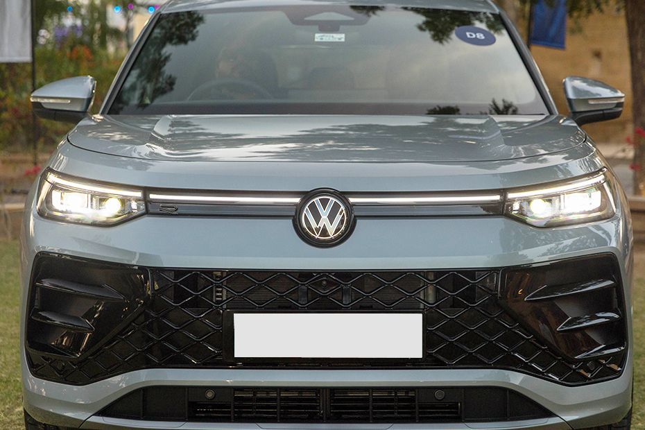 Daytime Running Lamps Image of Tayron R-Line