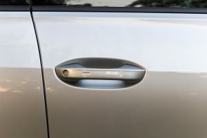 Door handles Image of Tayron R-Line