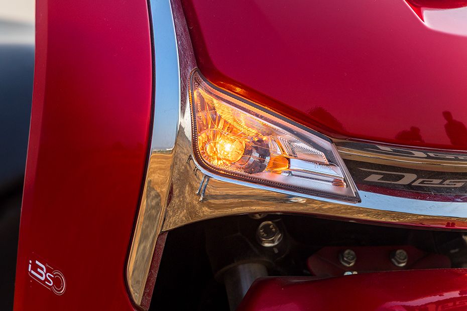 Front Indicator View of Destini 110