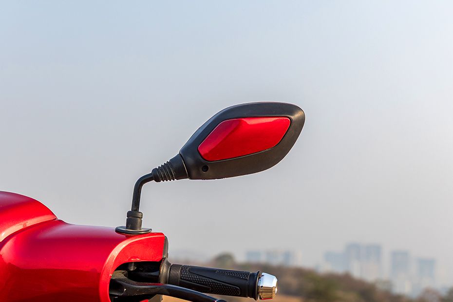 Front of Rear View Mirror of Model_