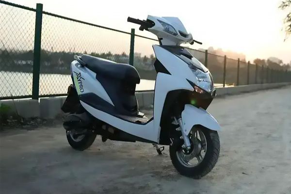 Front Right View of Xypro
