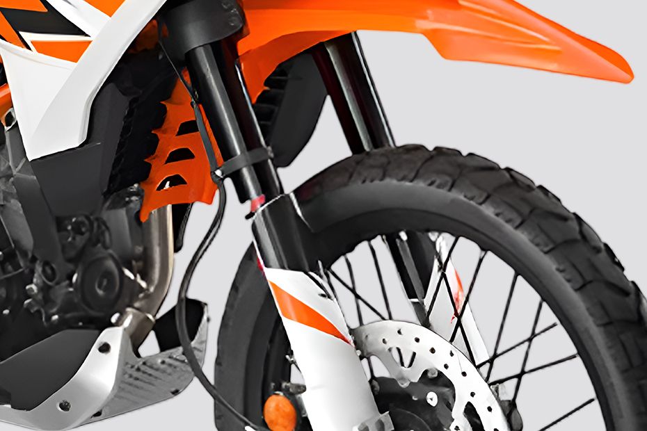 Front Suspension View of 390 Adventure