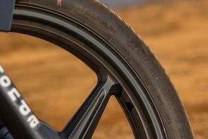 Front Tyre View of Shine 100 DX