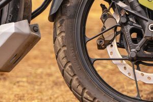 Front Tyre View of Apache RTX 300