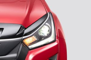 Headlamp Image of V-Cross