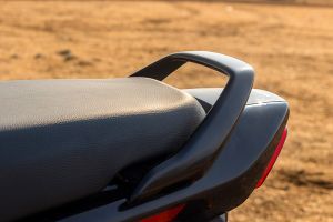 Pillion Grab Rail of Shine 100 DX