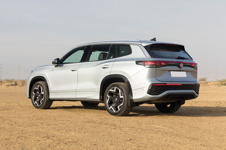 Rear 3/4 left Image of Tayron R-Line