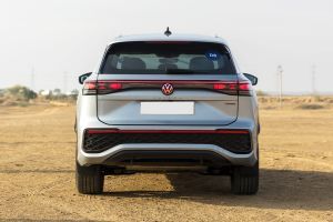 Rear back Image of Tayron R-Line