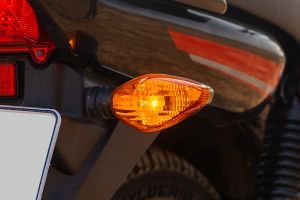 Rear Indicator View of Shine 100 DX